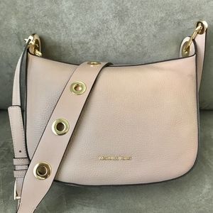 michael kors barlow messenger